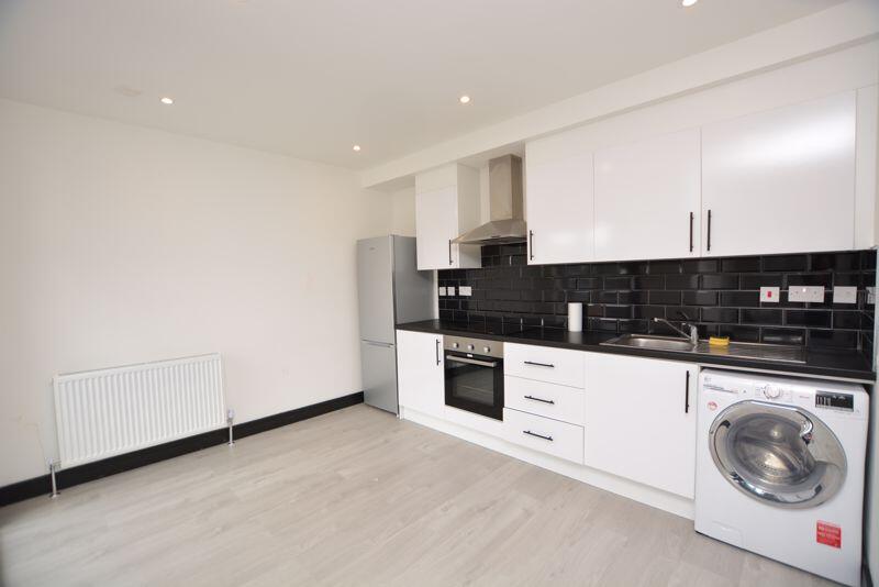 2 bed Mid Terraced House for rent in High Wycombe. From Langhams Estate Agents - Slough