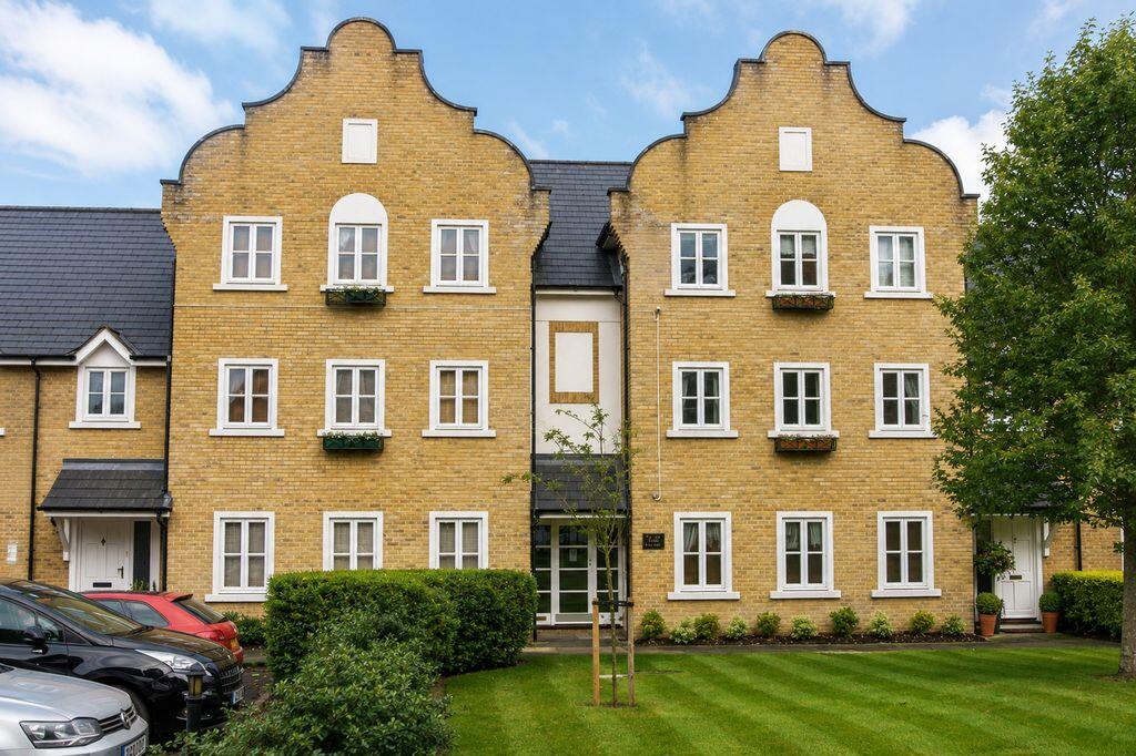 2 bed 1st Floor Flat for rent in Slough. From Langhams Estate Agents - Slough 2 bed 1st Floor Flat for rent in Slough. From Langhams Estate Agents - Slough