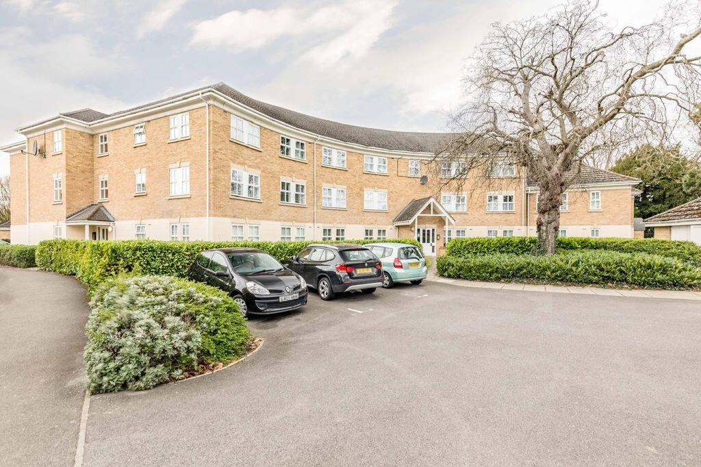 1 bed 1st Floor Flat for rent in Slough. From Langhams Estate Agents - Slough