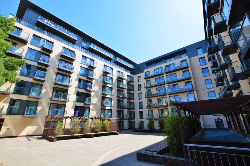 2 bed 1st Floor Flat for rent in Slough. From Langhams Estate Agents - Slough
