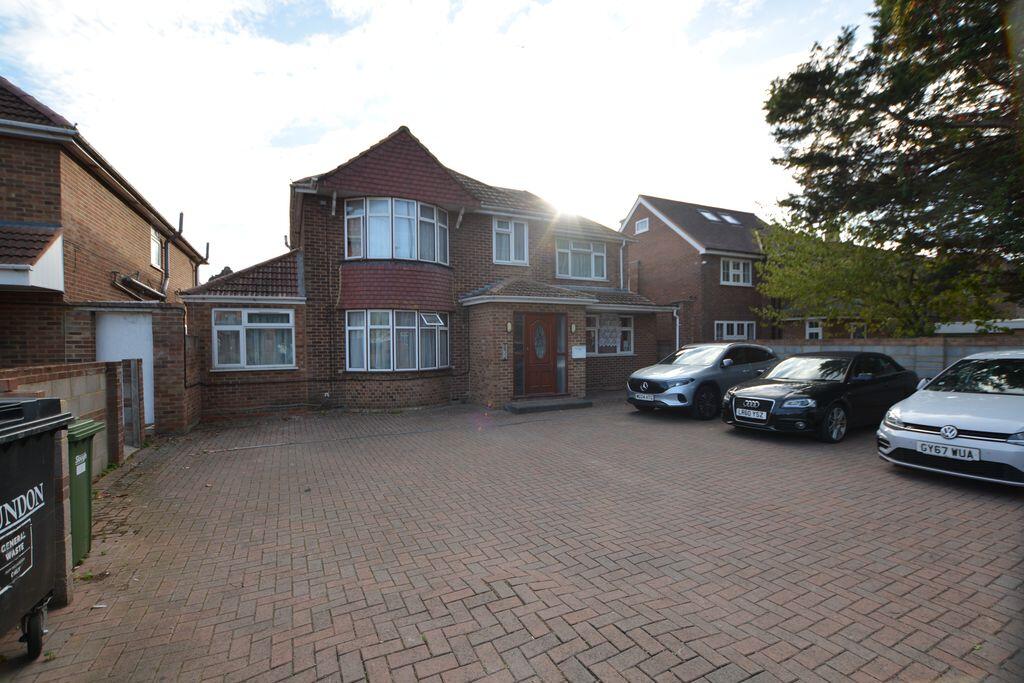 1 bed 1st Floor Flat for rent in Slough. From Langhams Estate Agents - Slough