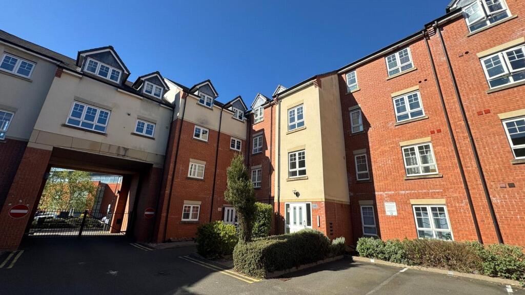 2 bed Apartment for rent in Warwick. From Crabb Curtis Property Services - Leamington Spa