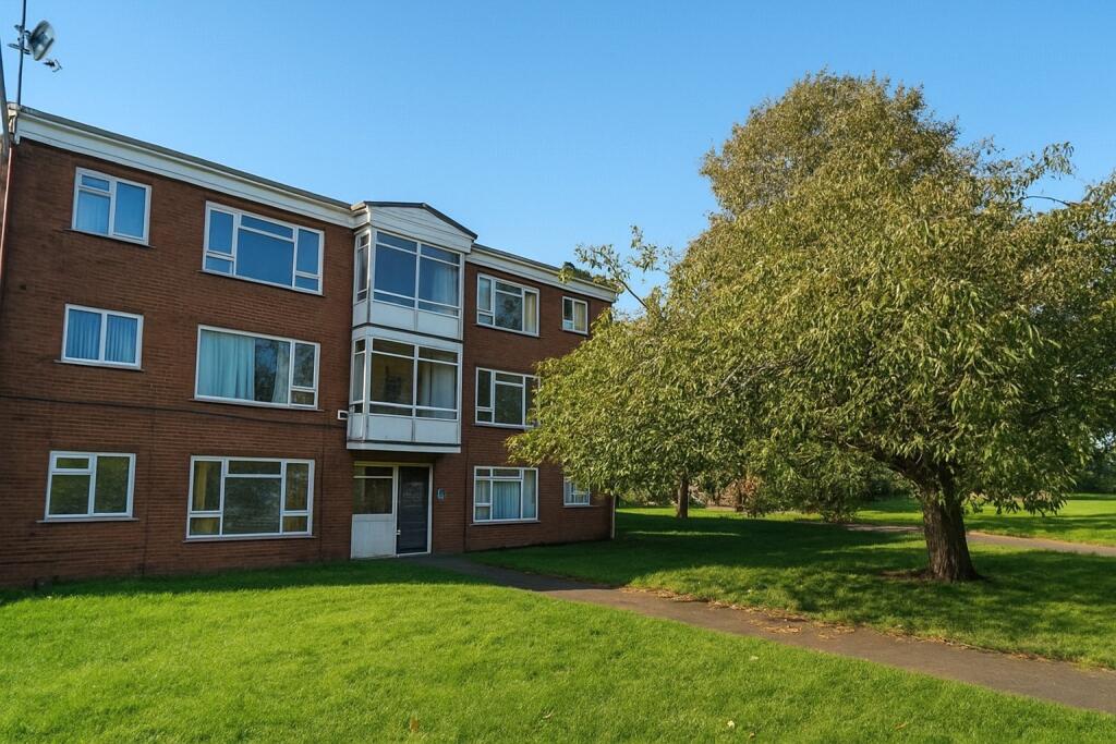 2 bed Apartment for rent in Warwick. From Crabb Curtis Property Services - Leamington Spa