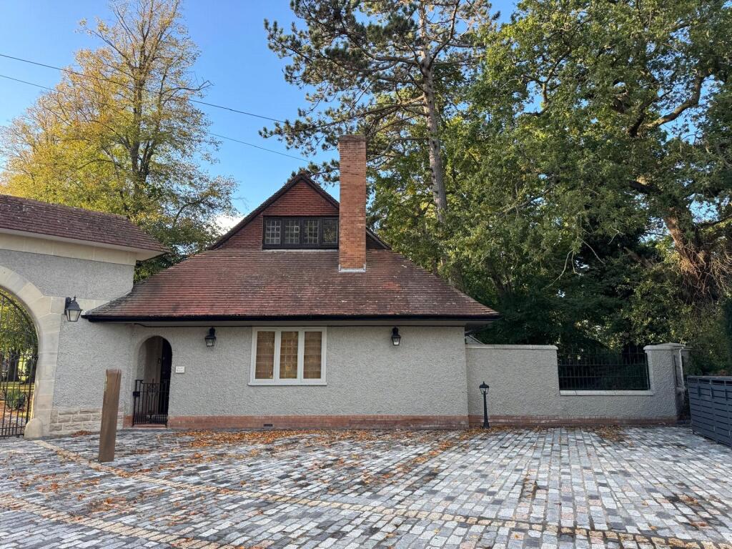 2 bed Detached for rent in Warwick. From Crabb Curtis Property Services - Leamington Spa 2 bed Detached for rent in Warwick. From Crabb Curtis Property Services - Leamington Spa