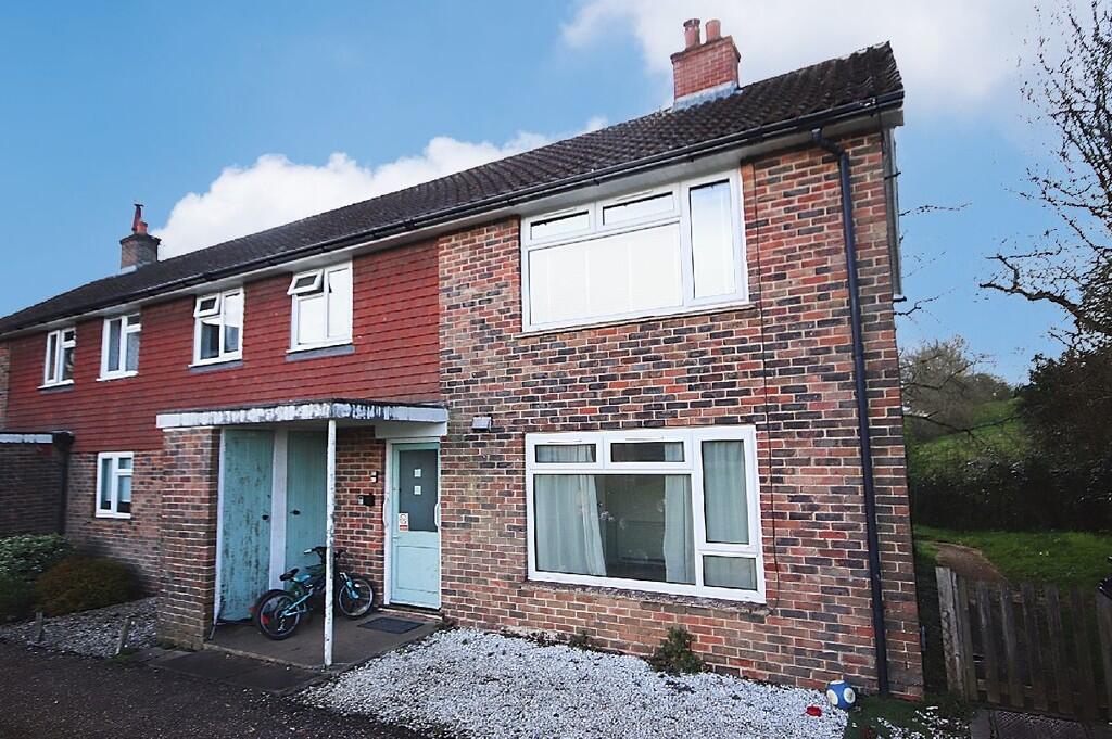 2 bed 1st Floor Flat for rent in Plaistow. From Fowlers - Billingshurst