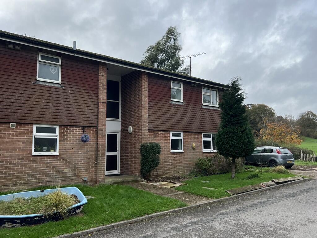 1 bed 1st Floor Flat for rent in Rock. From Fowlers - Billingshurst 1 bed 1st Floor Flat for rent in Rock. From Fowlers - Billingshurst