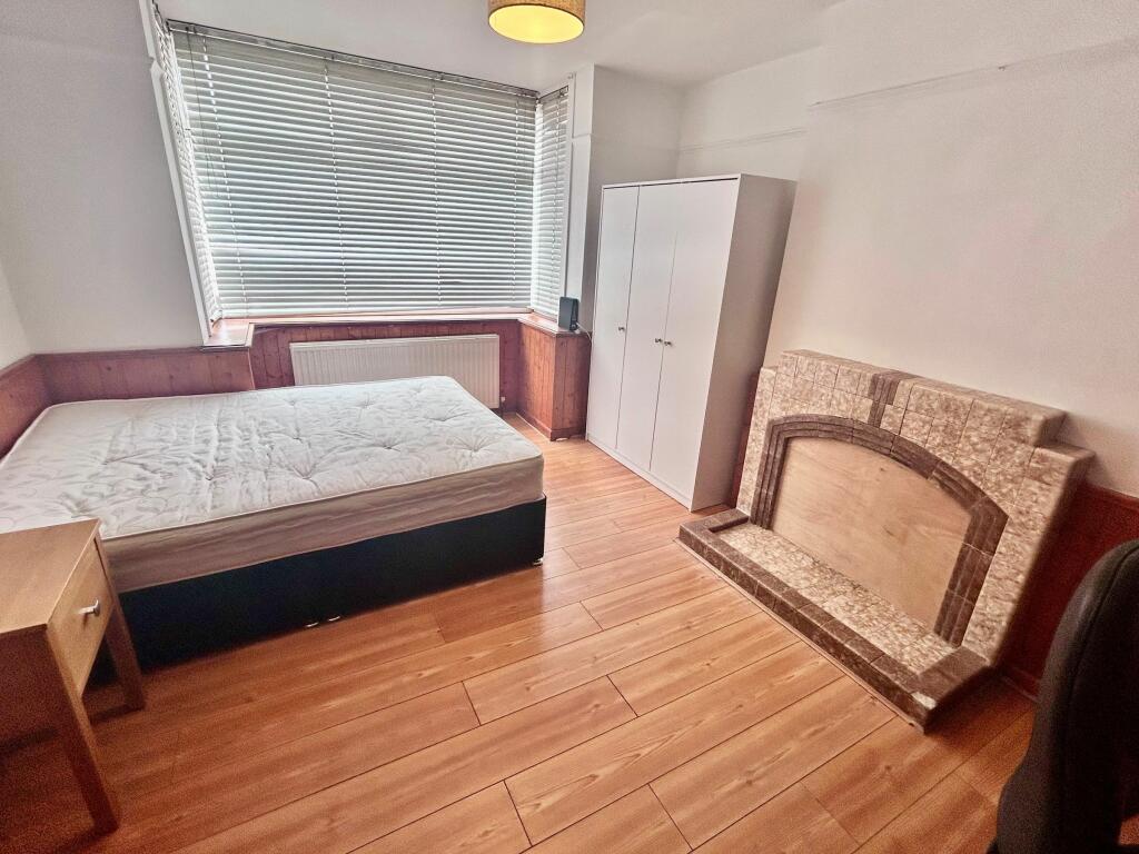 4 bed Mid Terraced House for rent in Bristol. From Franklin Cole Properties - Bristol