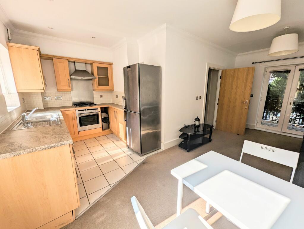 4 bed Mid Terraced House for rent in Bristol. From Franklin Cole Properties - Bristol