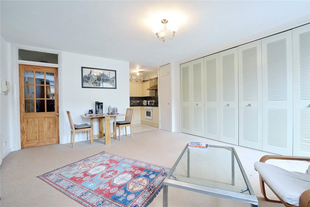 4 bed 1st Floor Flat for rent in Camden Town. From Fraser & Co - London West End