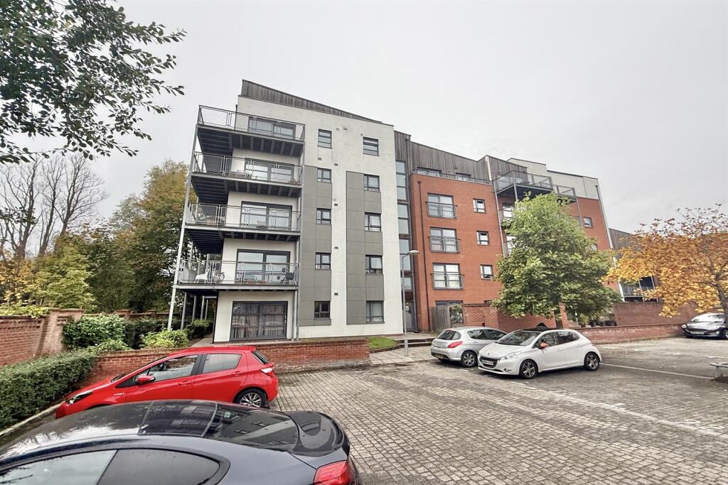 2 bed Apartment for rent in Manchester. From Gascoigne Halman - Didsbury