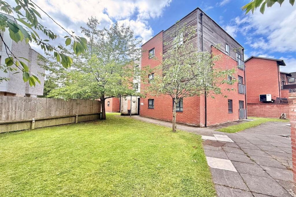 2 bed Apartment for rent in Gatley. From Gascoigne Halman - Didsbury 2 bed Apartment for rent in Gatley. From Gascoigne Halman - Didsbury