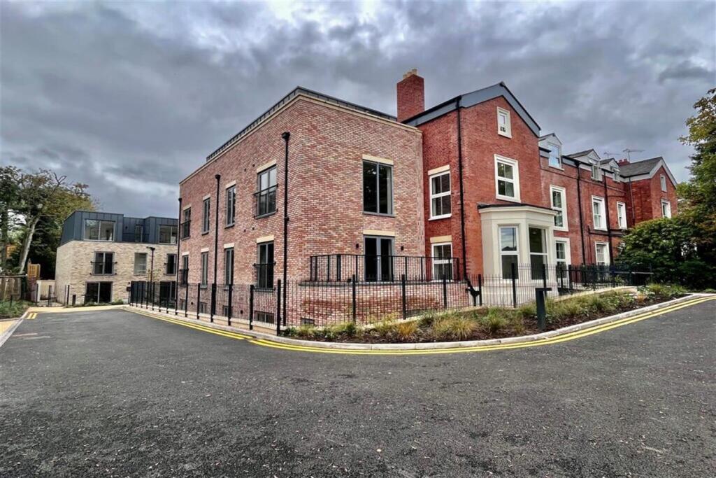 2 bed Apartment for rent in Gatley. From Gascoigne Halman - Didsbury
