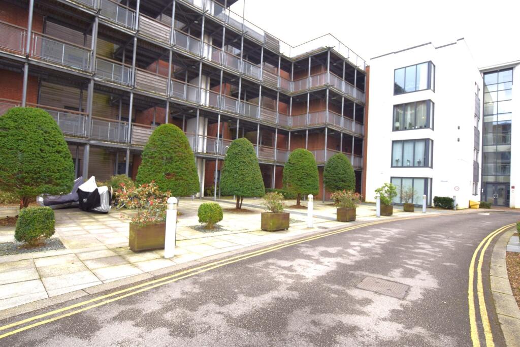 2 bed Apartment for rent in Gatley. From Gascoigne Halman - Didsbury