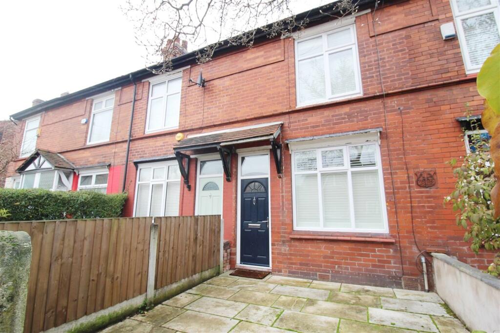 2 bed Mid Terraced House for rent in Gatley. From Gascoigne Halman - Didsbury