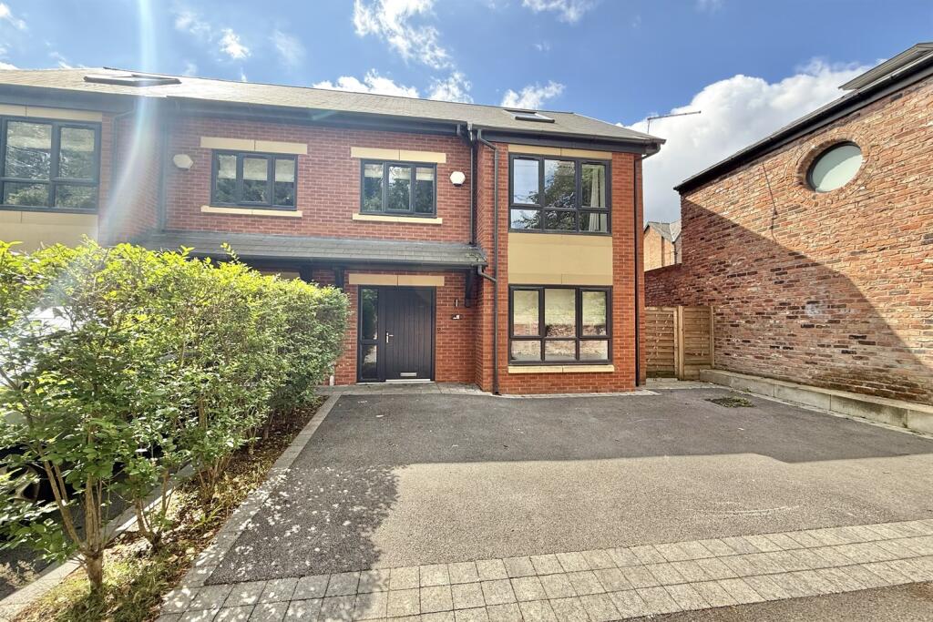 4 bed Semi Detached for rent in Manchester. From Gascoigne Halman - Didsbury