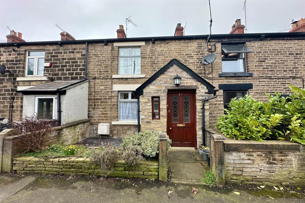 2 bed Mid Terraced House for rent in Glossop. From Gascoigne Halman - Glossop