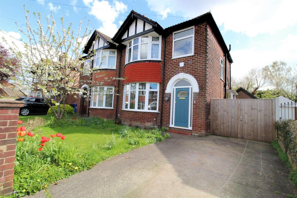 3 bed Semi Detached for rent in Stockport. From Gascoigne Halman - Heaton Moor