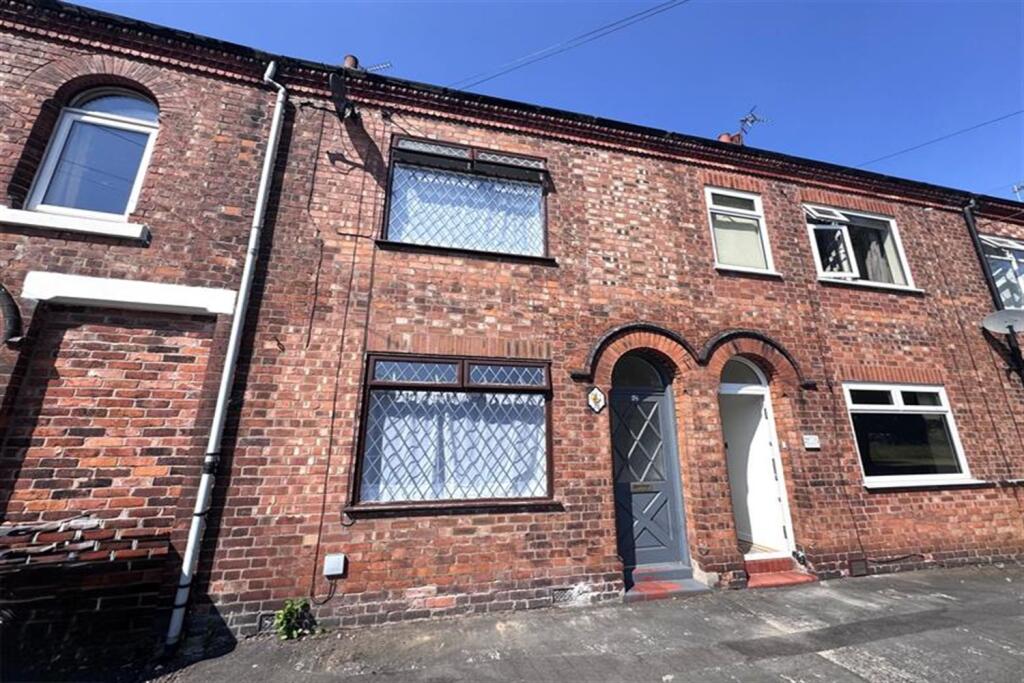 2 bed Mid Terraced House for rent in Northwich. From Gascoigne Halman - Knutsford
