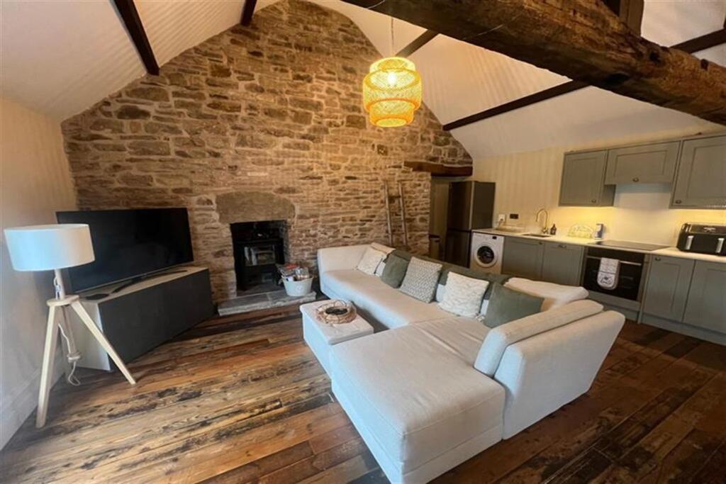2 bed Apartment for rent in Whaley Bridge. From Gascoigne Halman - Macclesfield