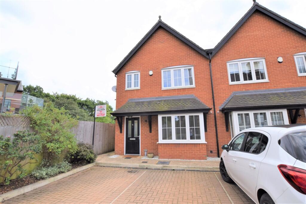 3 bed Town House for rent in Macclesfield. From Gascoigne Halman - Macclesfield 3 bed Town House for rent in Macclesfield. From Gascoigne Halman - Macclesfield