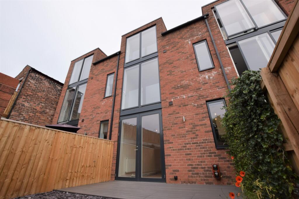 3 bed Mews for rent in Sutton Lane Ends. From Gascoigne Halman - Macclesfield 3 bed Mews for rent in Sutton Lane Ends. From Gascoigne Halman - Macclesfield
