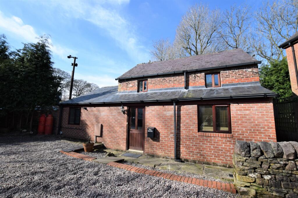 2 bed Barn Conversion for rent in Macclesfield. From Gascoigne Halman - Macclesfield 2 bed Barn Conversion for rent in Macclesfield. From Gascoigne Halman - Macclesfield