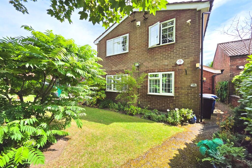 2 bed Apartment for rent in Romiley. From Gascoigne Halman - Marple Bridge 2 bed Apartment for rent in Romiley. From Gascoigne Halman - Marple Bridge