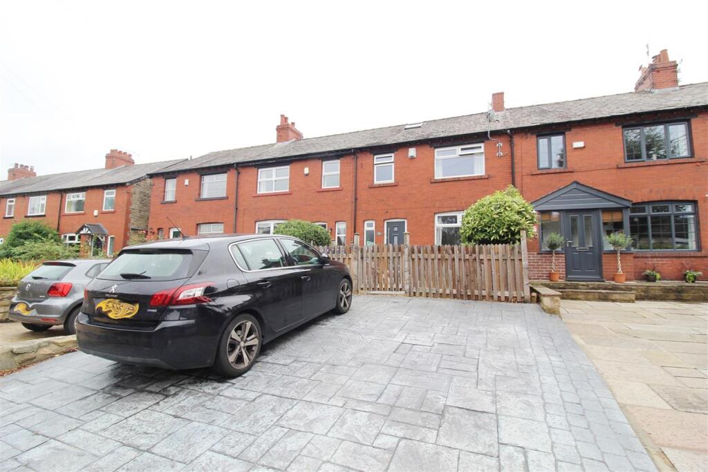 3 bed Mid Terraced House for rent in Stockport. From Gascoigne Halman - Marple Bridge
