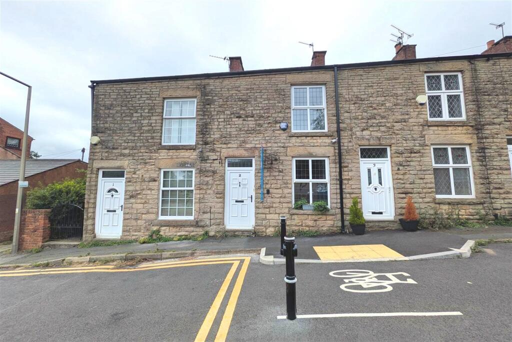 2 bed Mid Terraced House for rent in Stockport. From Gascoigne Halman - Marple Bridge