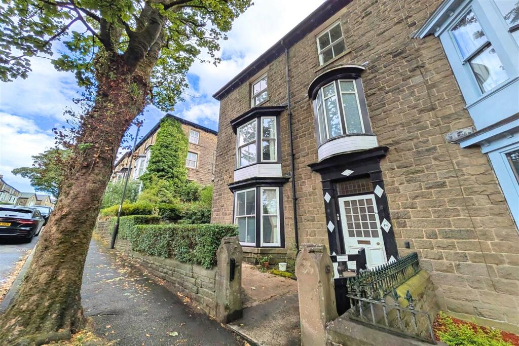 2 bed Apartment for rent in Buxton. From Gascoigne Halman - Marple Bridge