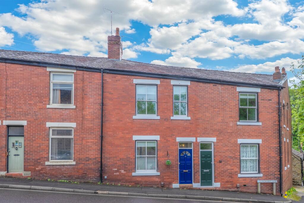 2 bed Mid Terraced House for rent in Stockport. From Gascoigne Halman - Marple Bridge
