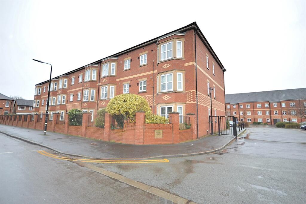 3 bed Apartment for rent in Sale. From Gascoigne Halman - Sale 3 bed Apartment for rent in Sale. From Gascoigne Halman - Sale