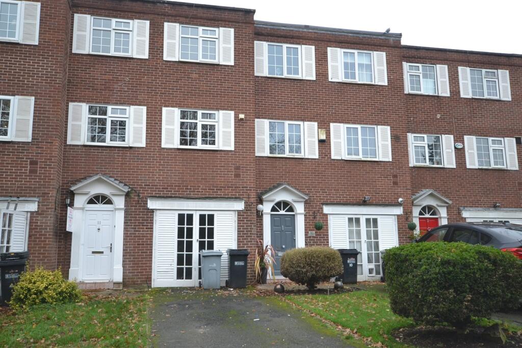 4 bed Mews for rent in Wilmslow. From Gascoigne Halman - Wilmslow