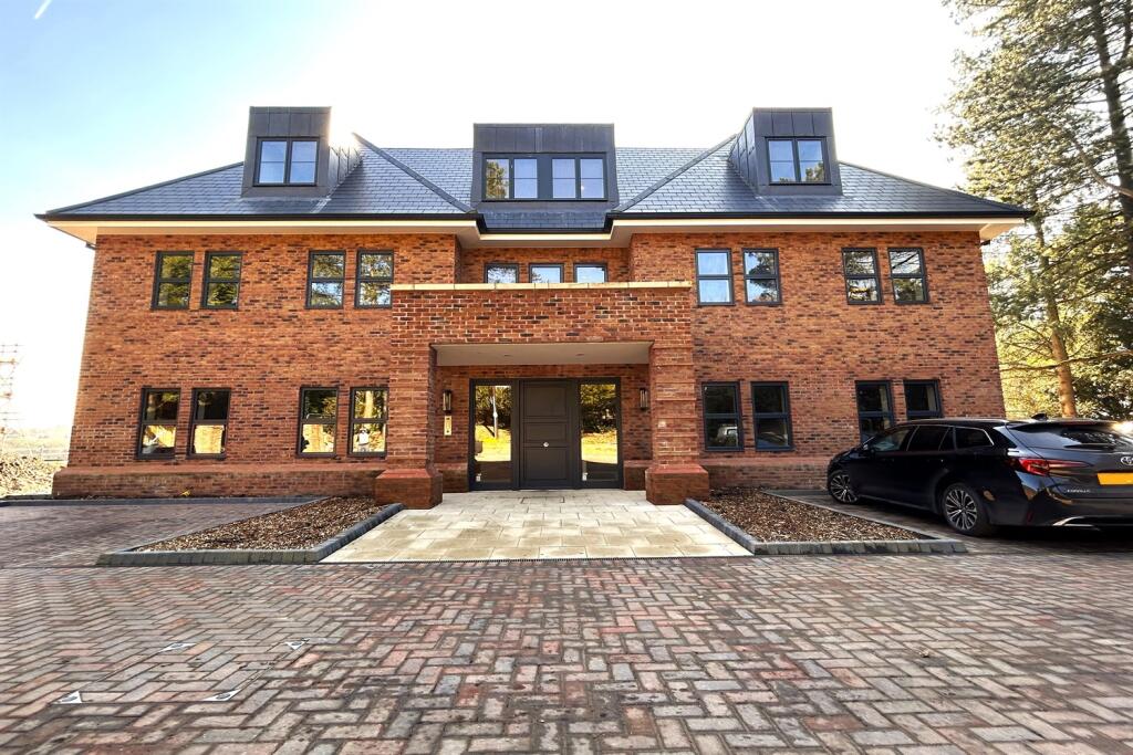 3 bed Apartment for rent in Disley. From Gascoigne Halman - Wilmslow