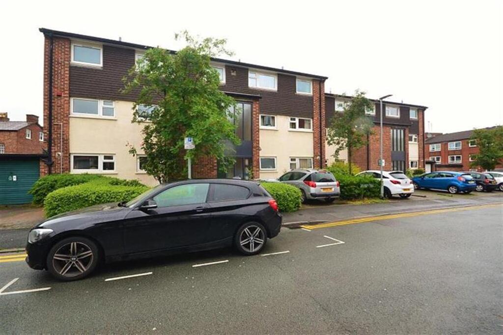 2 bed Duplex for rent in Alderley Edge. From Gascoigne Halman - Wilmslow