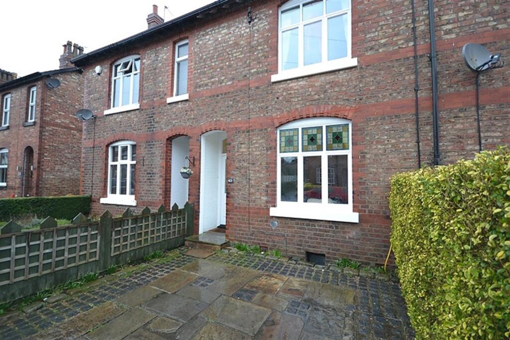 3 bed Mid Terraced House for rent in Alderley Edge. From Gascoigne Halman - Wilmslow