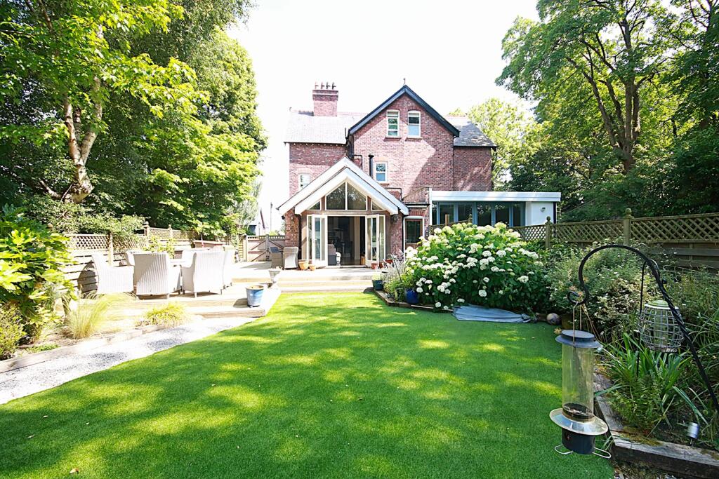 5 bed Semi Detached for rent in Wilmslow. From Gascoigne Halman - Wilmslow