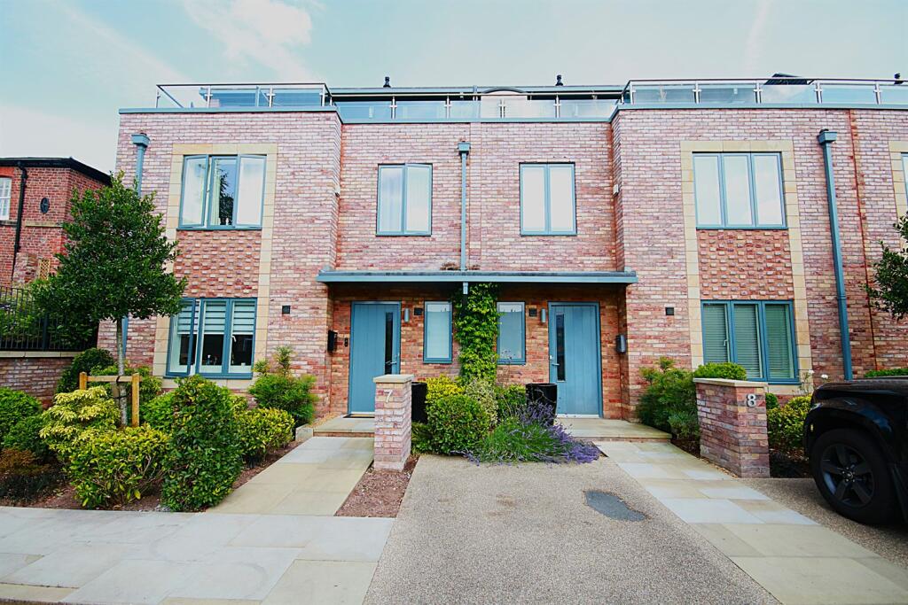 4 bed Mid Terraced House for rent in Prestbury. From Gascoigne Halman - Wilmslow 4 bed Mid Terraced House for rent in Prestbury. From Gascoigne Halman - Wilmslow
