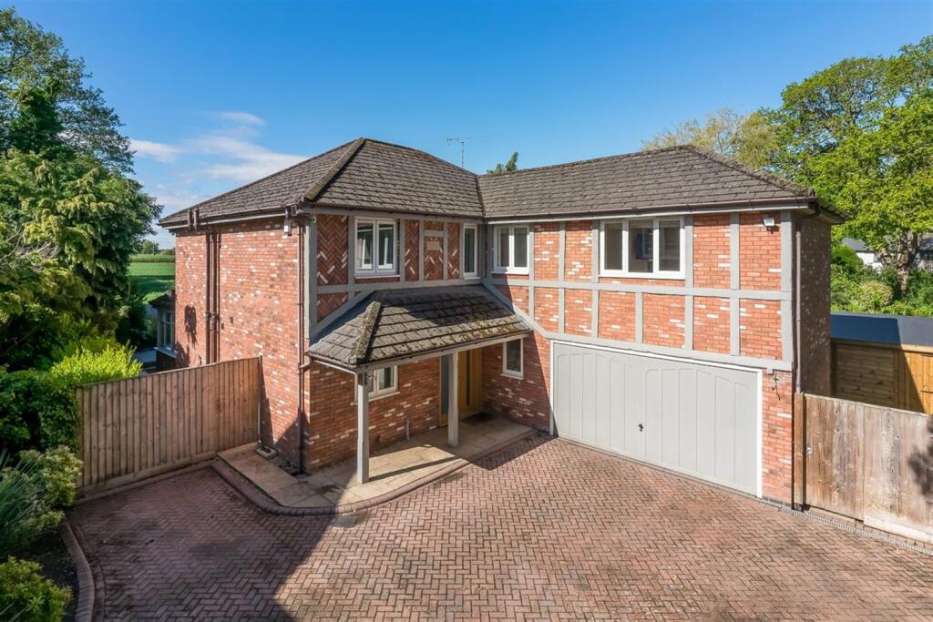 5 bed Detached for rent in Alderley Edge. From Gascoigne Halman - Wilmslow 5 bed Detached for rent in Alderley Edge. From Gascoigne Halman - Wilmslow