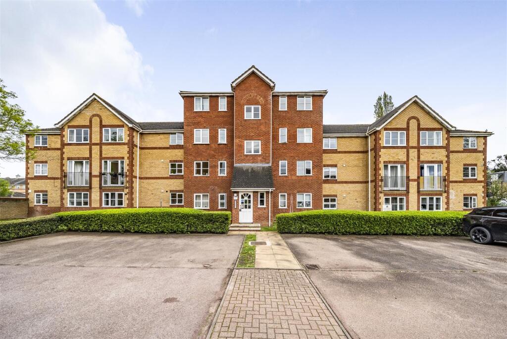 1 bed 1st Floor Flat for rent in Kingston upon Thames. From Gibson Lane - Kingston Upon Thames - Sales & Lettings 1 bed 1st Floor Flat for rent in Kingston upon Thames. From Gibson Lane - Kingston Upon Thames - Sales & Lettings