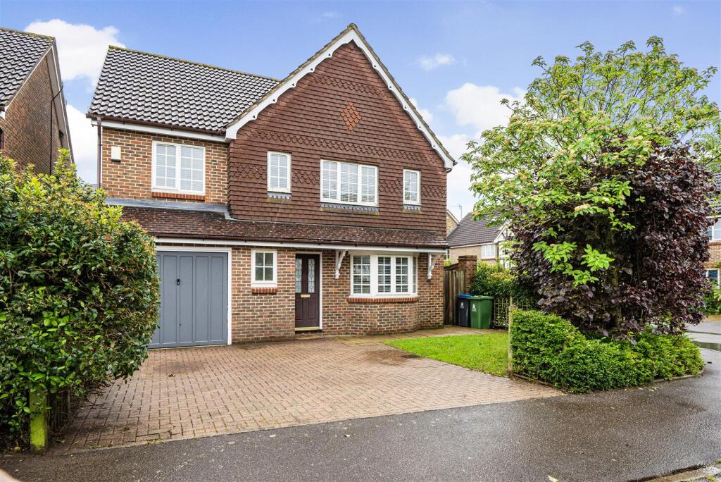 5 bed Detached for rent in Kingston upon Thames. From Gibson Lane - Kingston Upon Thames - Sales & Lettings 5 bed Detached for rent in Kingston upon Thames. From Gibson Lane - Kingston Upon Thames - Sales & Lettings