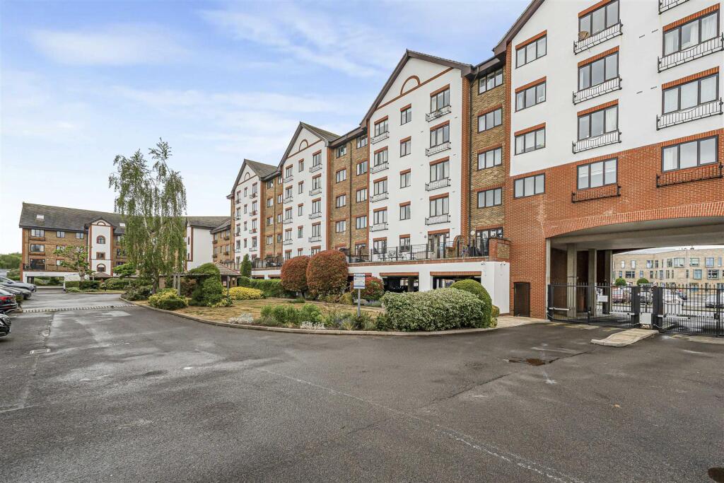 2 bed 1st Floor Flat for rent in Kingston upon Thames. From Gibson Lane - Kingston Upon Thames - Sales & Lettings