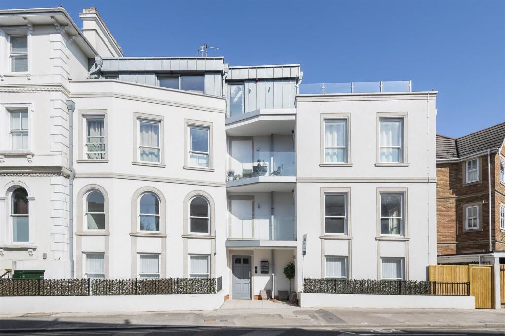 2 bed 1st Floor Flat for rent in Kingston upon Thames. From Gibson Lane - Kingston Upon Thames - Sales & Lettings