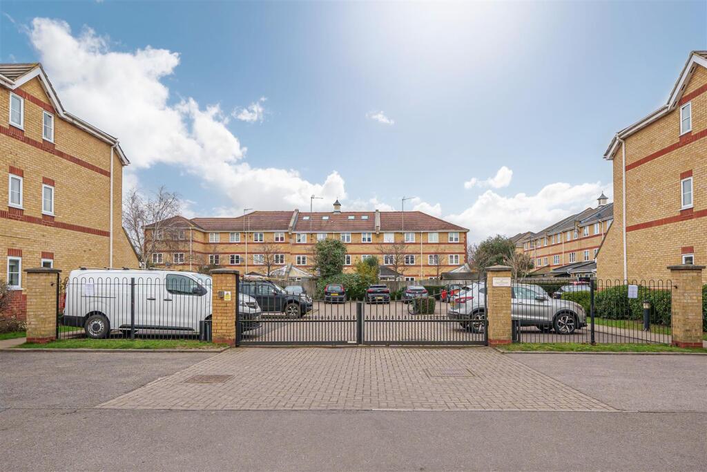 2 bed 1st Floor Flat for rent in Kingston upon Thames. From Gibson Lane - Kingston Upon Thames - Sales & Lettings