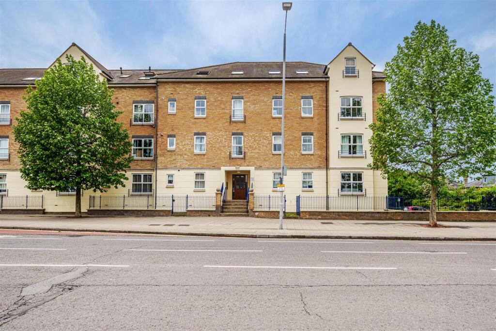2 bed Apartment for rent in Kingston upon Thames. From Gibson Lane - Kingston Upon Thames - Sales & Lettings