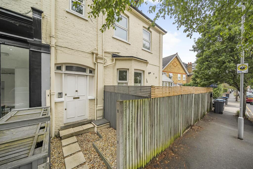 1 bed 1st Floor Flat for rent in Kingston upon Thames. From Gibson Lane - Kingston Upon Thames - Sales & Lettings