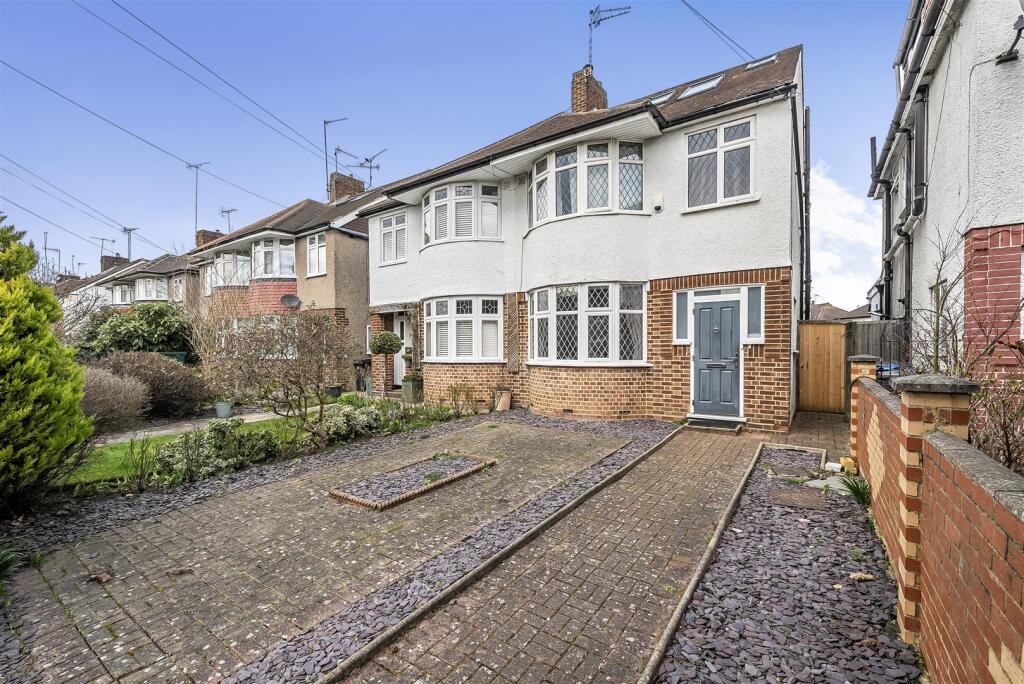 5 bed Semi Detached for rent in Kingston upon Thames. From Gibson Lane - Kingston Upon Thames - Sales & Lettings 5 bed Semi Detached for rent in Kingston upon Thames. From Gibson Lane - Kingston Upon Thames - Sales & Lettings