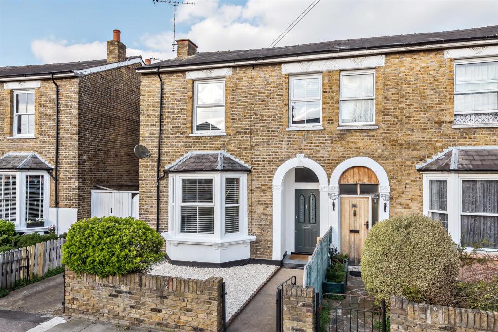 4 bed Semi Detached for rent in Kingston upon Thames. From Gibson Lane - Kingston Upon Thames - Sales & Lettings