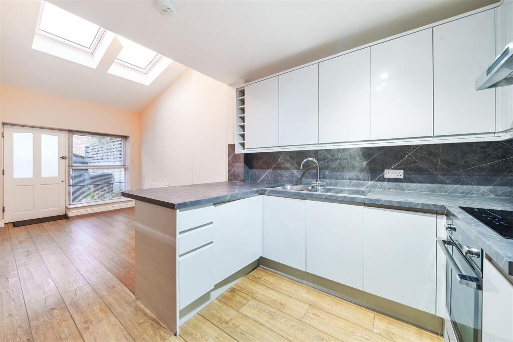 1 bed 1st Floor Flat for rent in Kingston upon Thames. From Gibson Lane - Kingston Upon Thames - Sales & Lettings