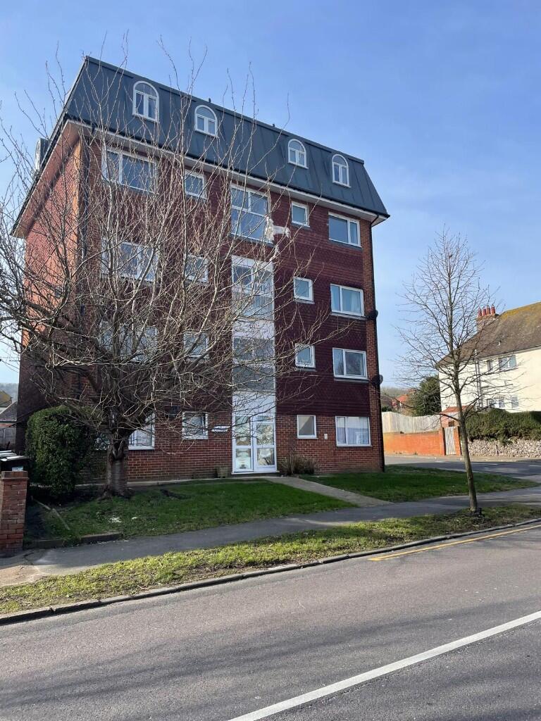 1 bed 1st Floor Flat for rent in Willingdon. From Ginger & Sanders - Eastbourne 1 bed 1st Floor Flat for rent in Willingdon. From Ginger & Sanders - Eastbourne